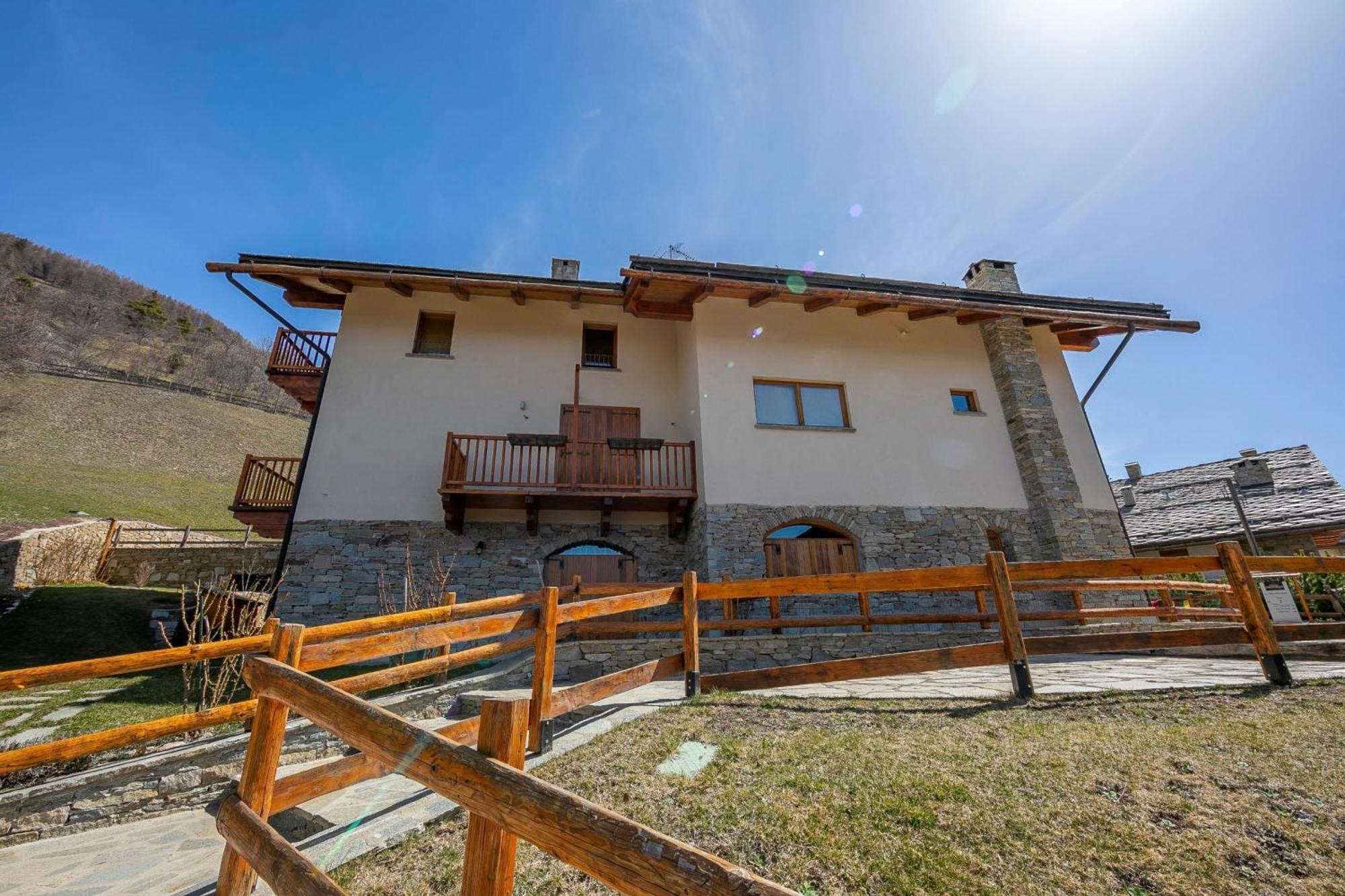 Rebecca'S House Few Steps From Skiing - Happy Rentals Bardonecchia Exteriör bild